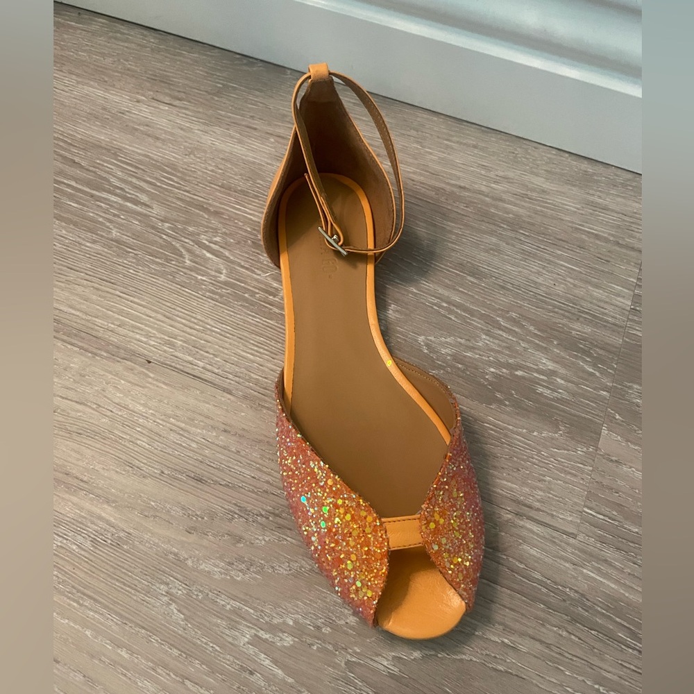 🧡 NIB Emma Go ‘Juliette’ flat orange glitter ankle buckle sandal sz 39 🧡